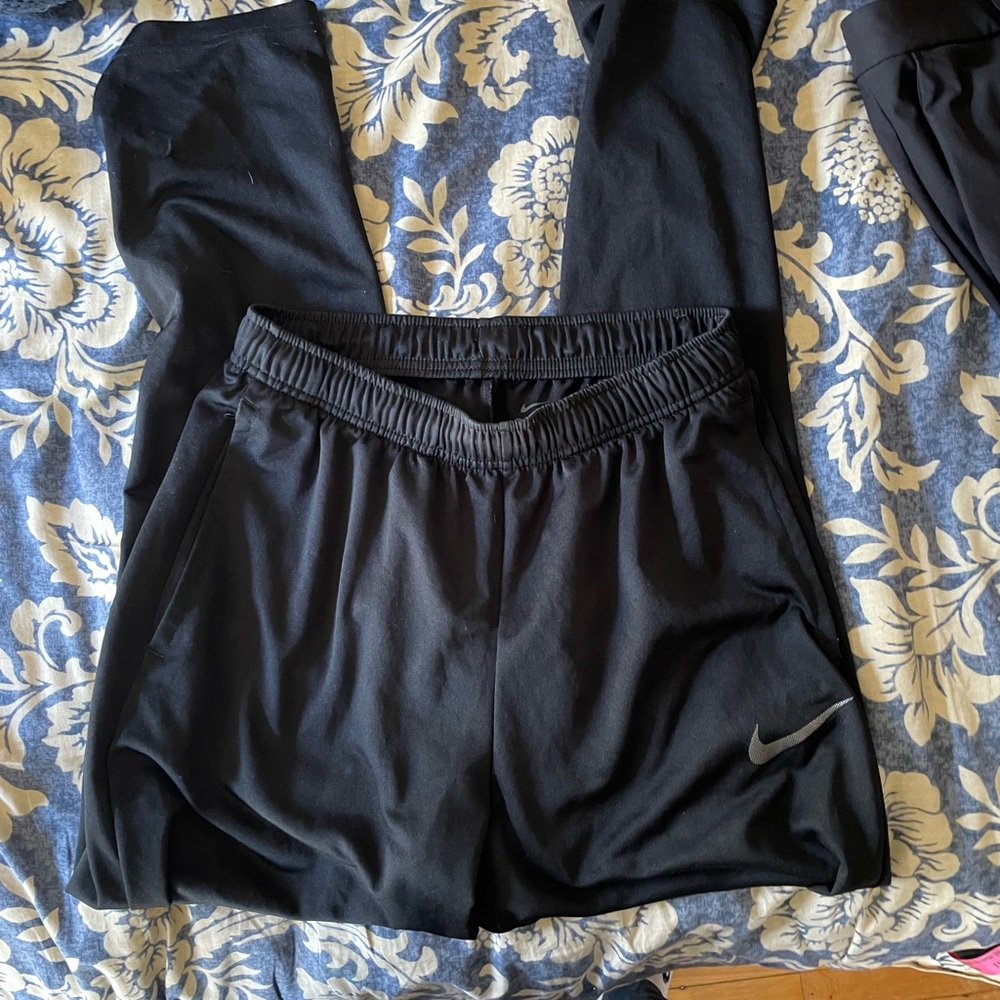 Mens size medium black Nike sweatpants